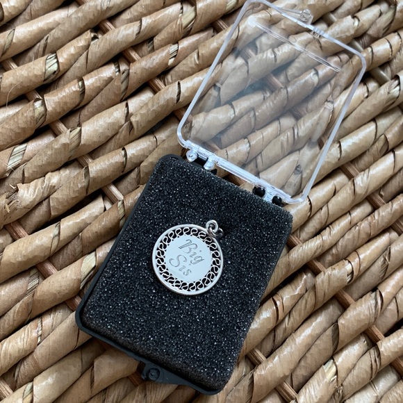 Big Sis Round Sorority Pendant - Picture 4 of 8